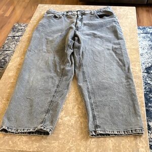 وم Gray Jeans